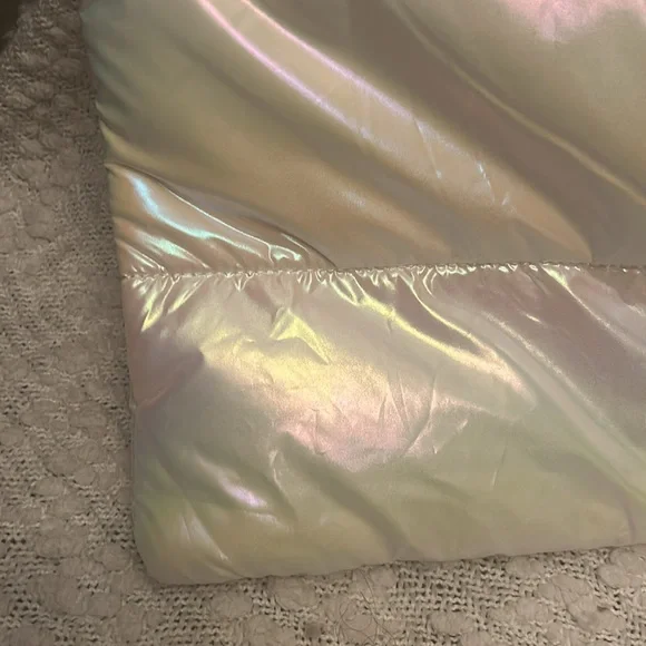 Bath & Body Works Limited Edition Pure Wonder Quilted Iridescent Tote Bag - Picture 3 of 7